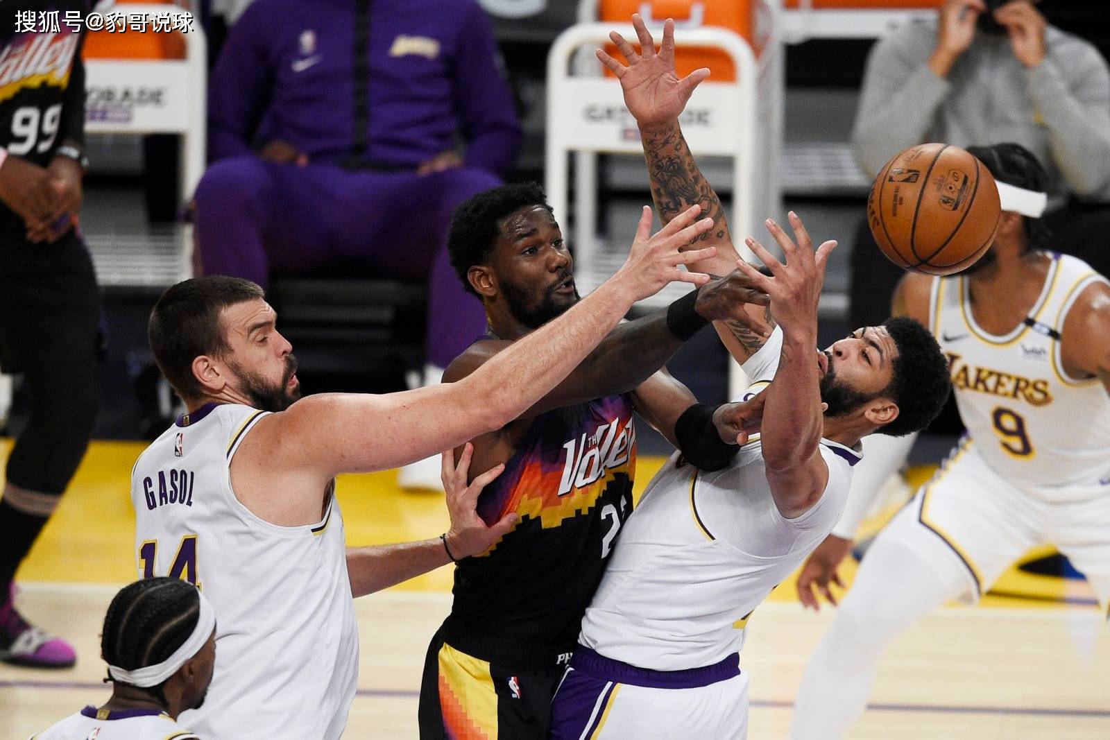 集结日菲尼克斯太阳调整名单以备欧篮联，状态回暖环节打磨，引发热议，高层口径保持一致(菲尼克斯太阳队主场地板)-金年会网页版